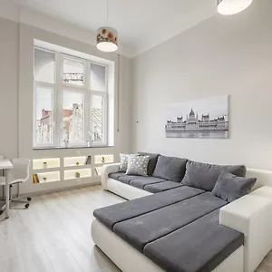 Kings Cross Apartment